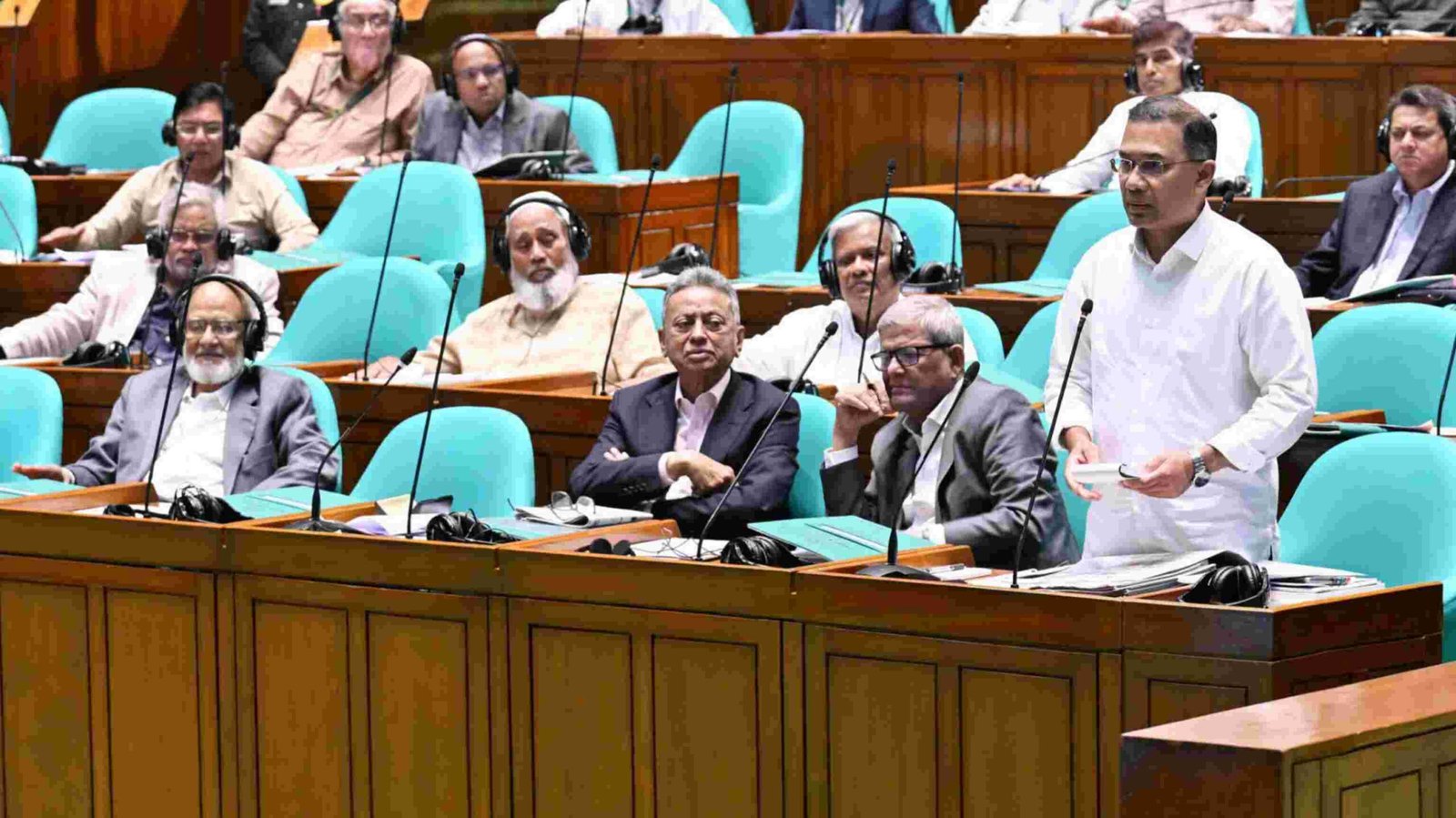 জ্বালানি সংকট সমাধানে ১০ সদস্যের যৌথ কমিটির প্রস্তাব