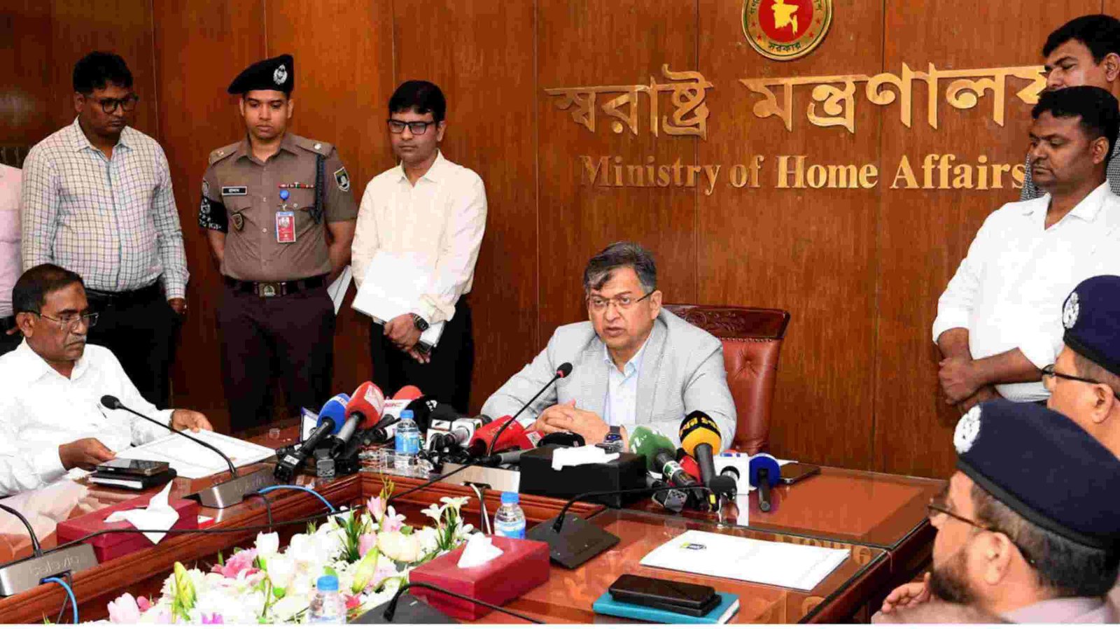 বেনজীরকে ফেরাতে ইউএইতে সব নথি পাঠানো হয়েছে: স্বরাষ্ট্রমন্ত্রী