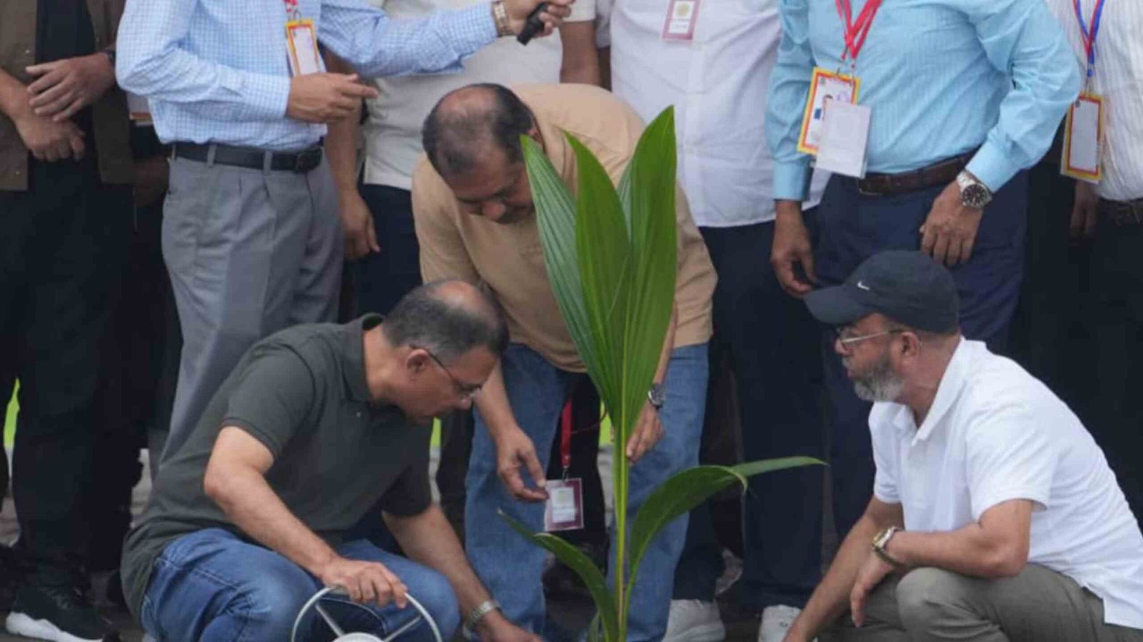গৌরনদীতে বৃক্ষরোপণ কর্মসূচির উদ্বোধন করলেন প্রধানমন্ত্রী তারেক রহমান