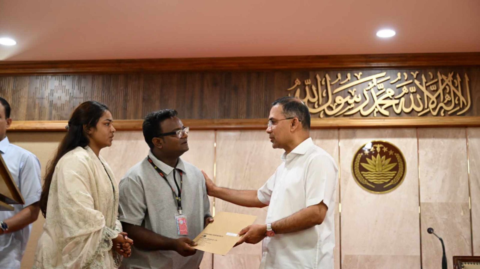 গুম-খুনের শিকার ও জুলাই গণঅভ্যুত্থানে শহীদ পরিবারের সদস্যদের চাকরির নিয়োগপত্র দিলেন প্রধানমন্ত্রী
