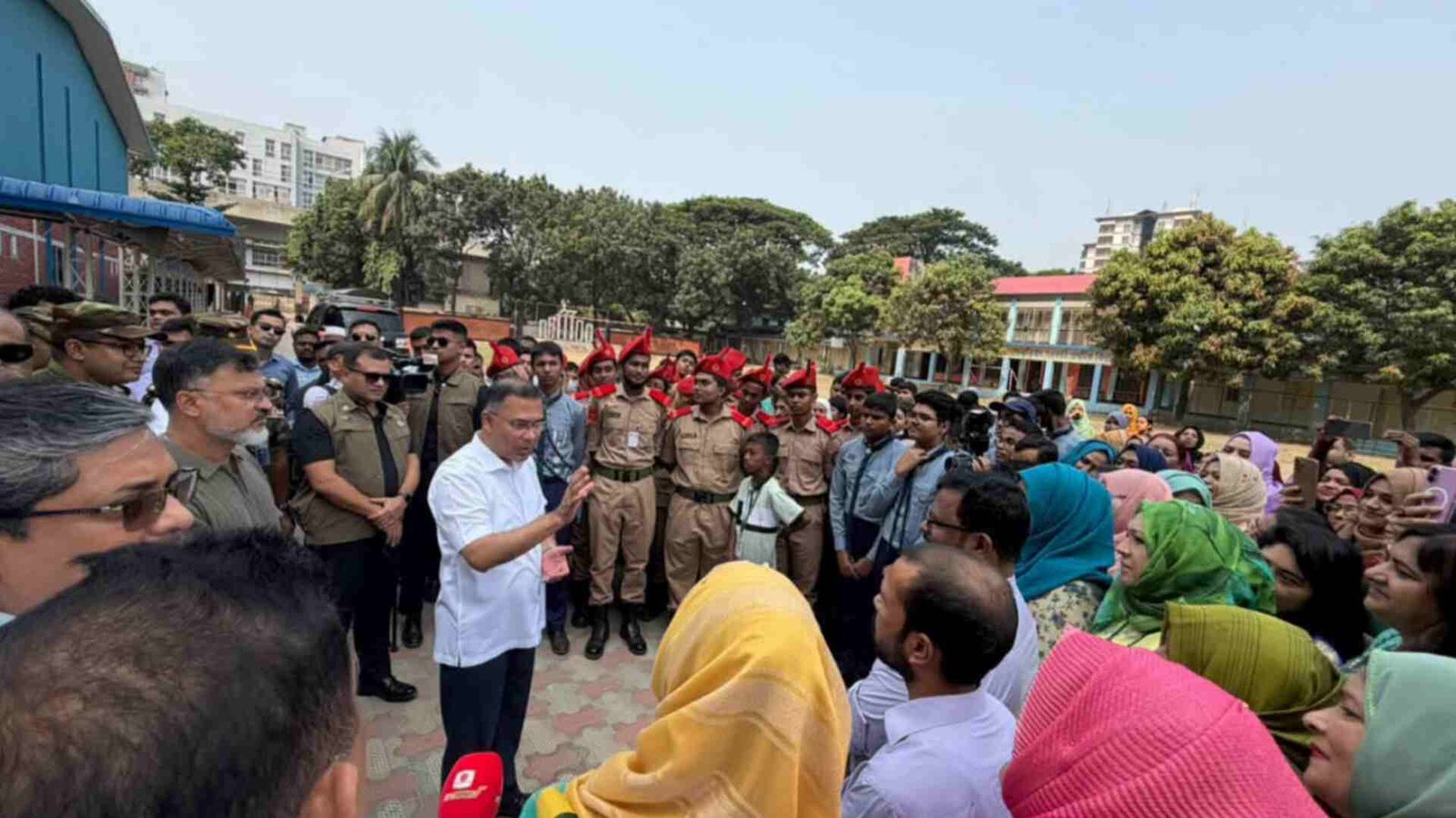 ডেঙ্গু প্রতিরোধ ও সবুজ বাংলাদেশ গড়তে তরুণদের এগিয়ে আসার আহ্বান প্রধানমন্ত্রীর